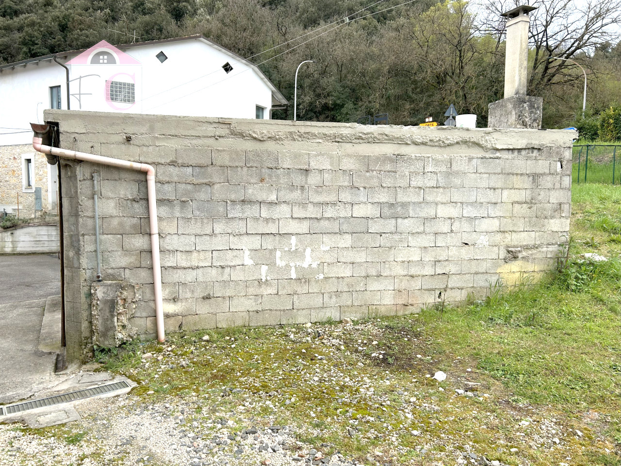 narni scalo magazzino con 300mq di giardino   17.jpg